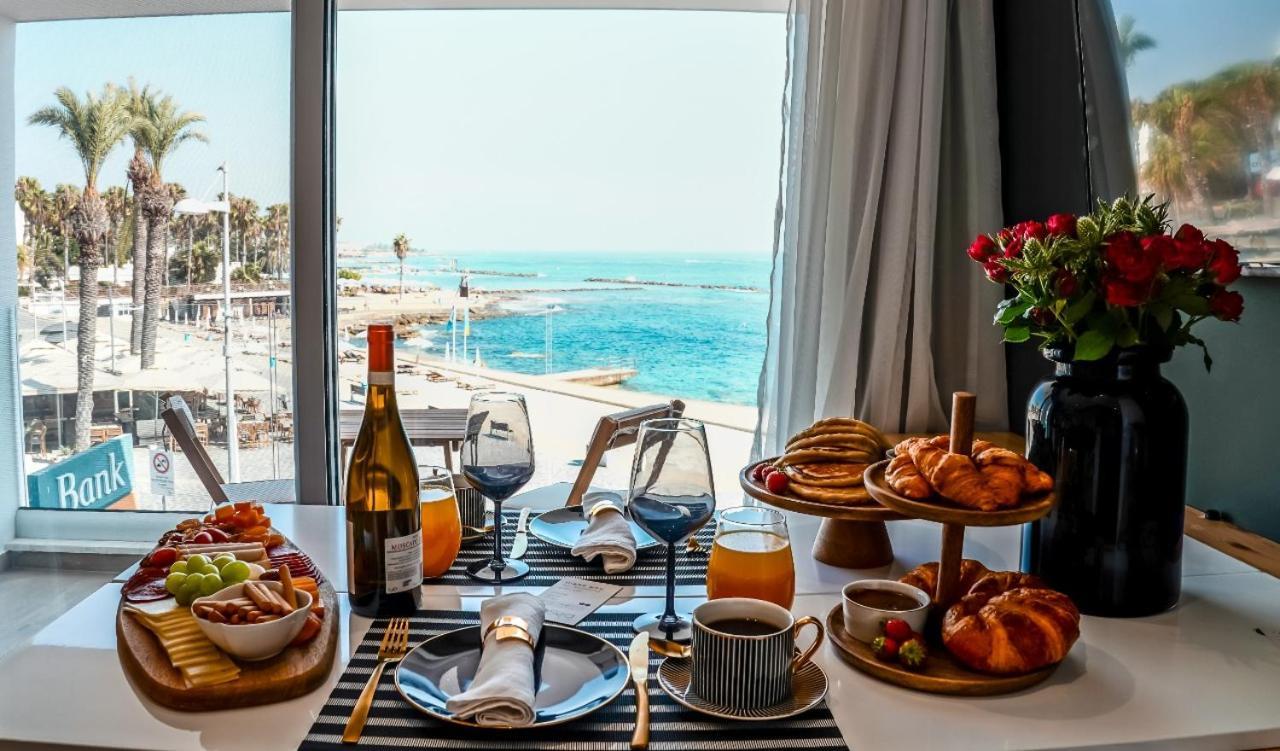 Cosea Living: Seaside Deluxe Suite In Harbour 107B Paphos Ngoại thất bức ảnh
