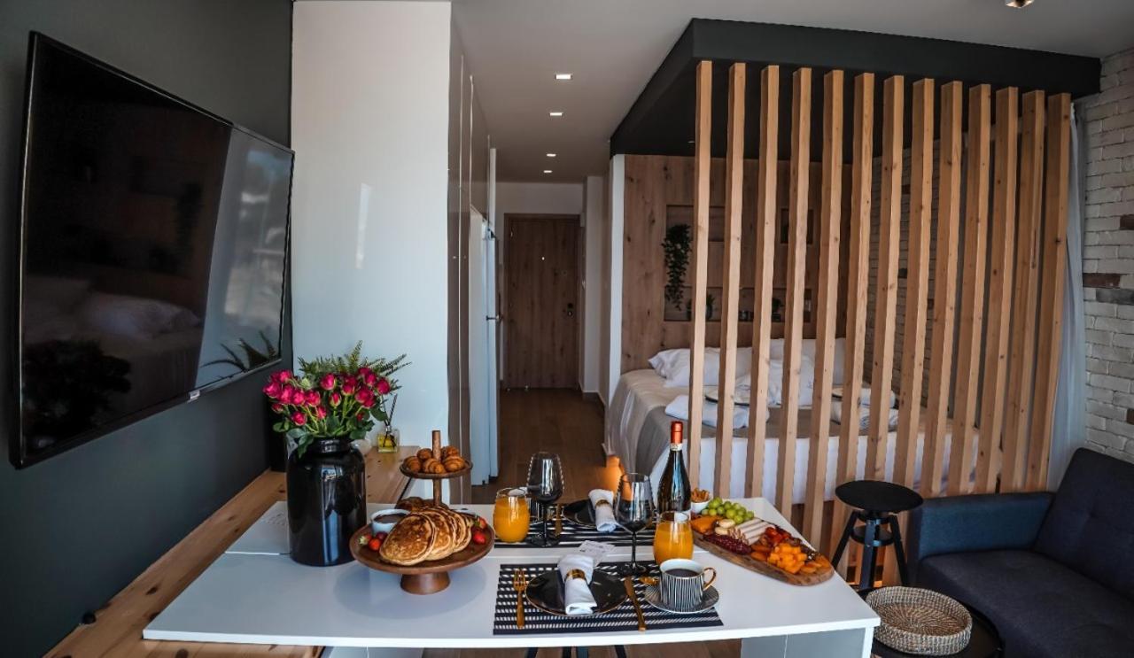 Cosea Living: Seaside Deluxe Suite In Harbour 107B Paphos Ngoại thất bức ảnh