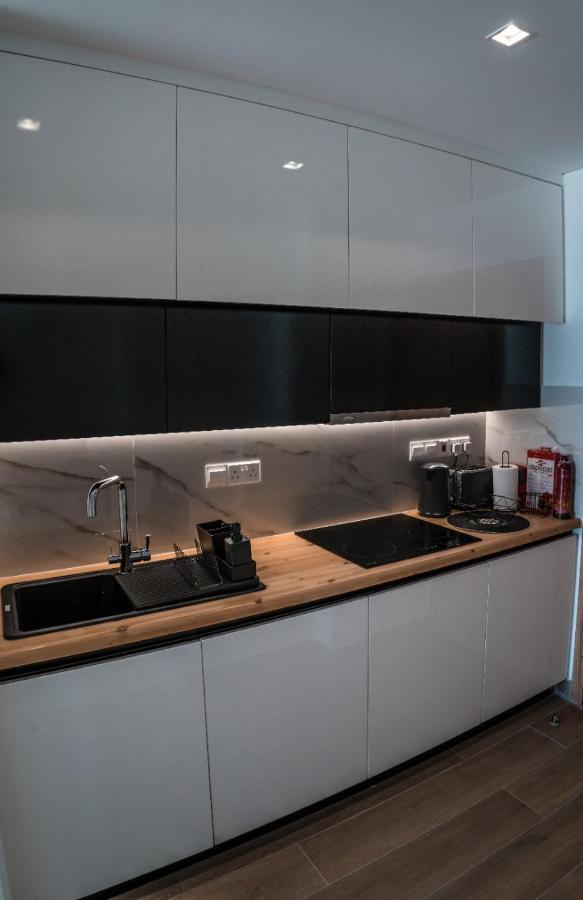 Cosea Living: Seaside Deluxe Suite In Harbour 107B Paphos Ngoại thất bức ảnh